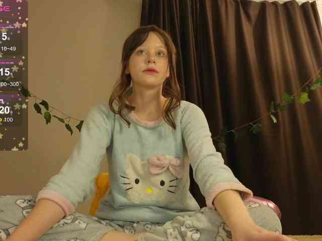 GingerSnapDoll webcam