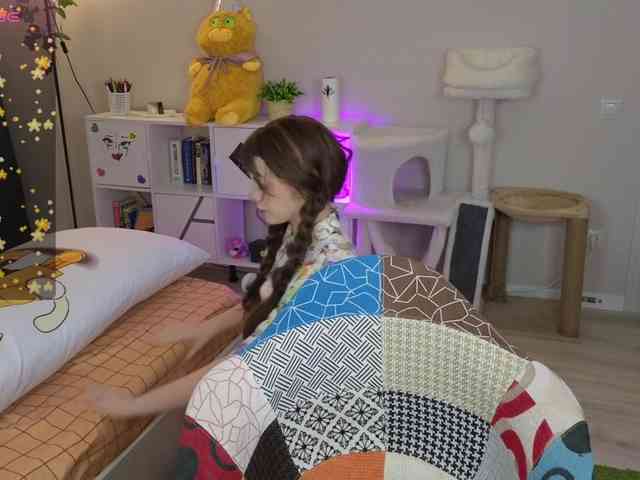 GingerSnapDoll webcam