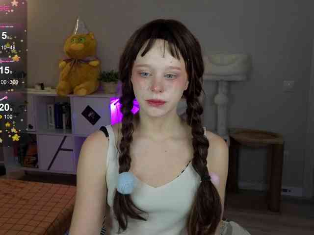 GingerSnapDoll webcam