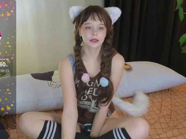 GingerSnapDoll webcam