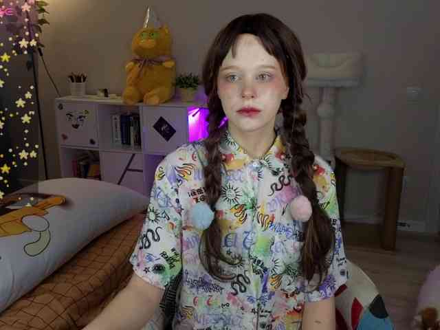 GingerSnapDoll webcam