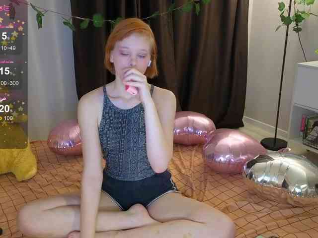 GingerSnapDoll webcam