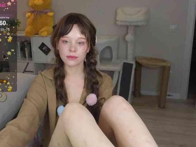 GingerSnapDoll webcam