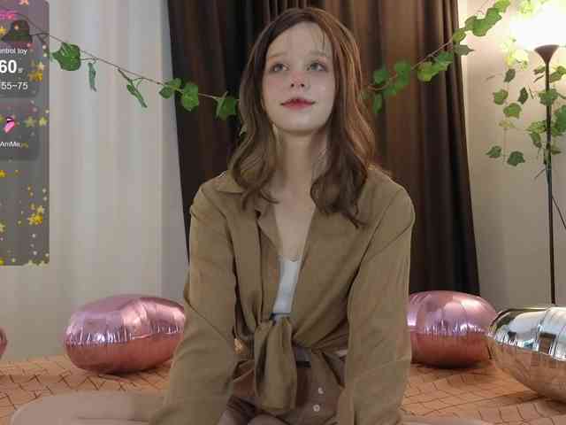 GingerSnapDoll webcam