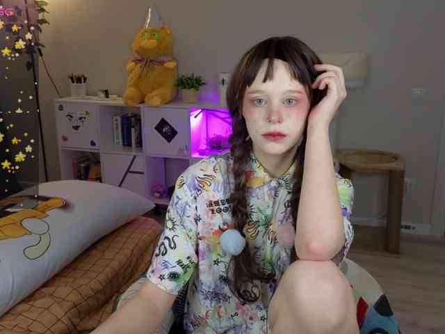 GingerSnapDoll webcam