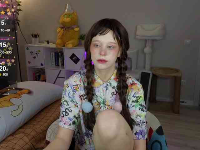 GingerSnapDoll webcam