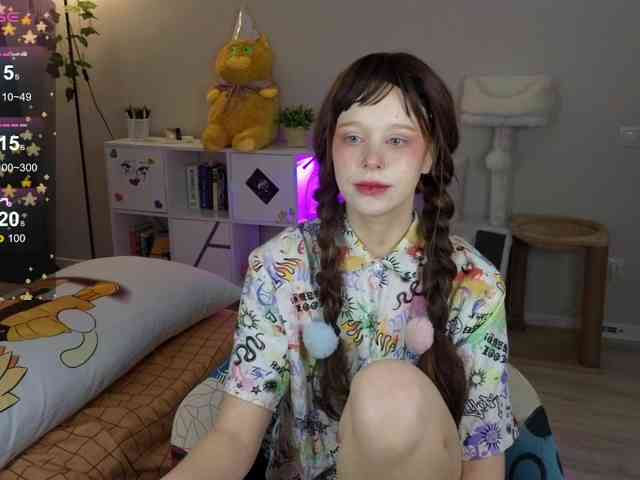 GingerSnapDoll webcam