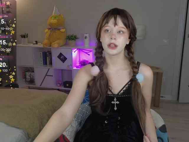 GingerSnapDoll webcam