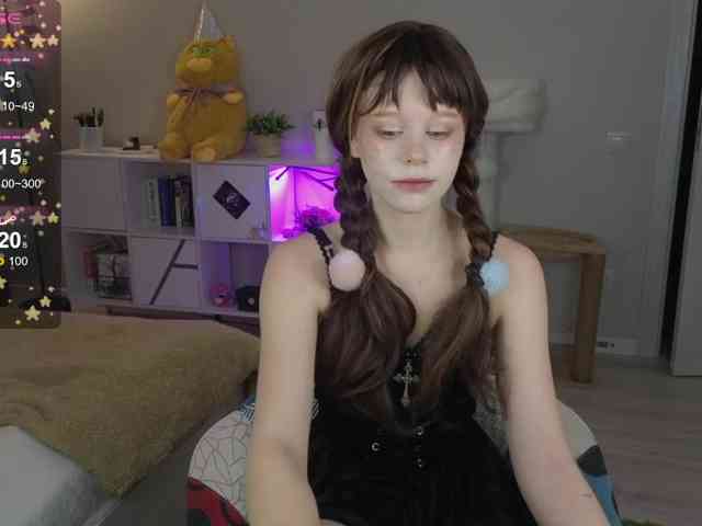 GingerSnapDoll webcam