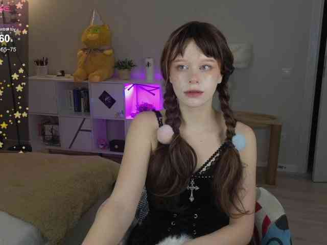 GingerSnapDoll webcam