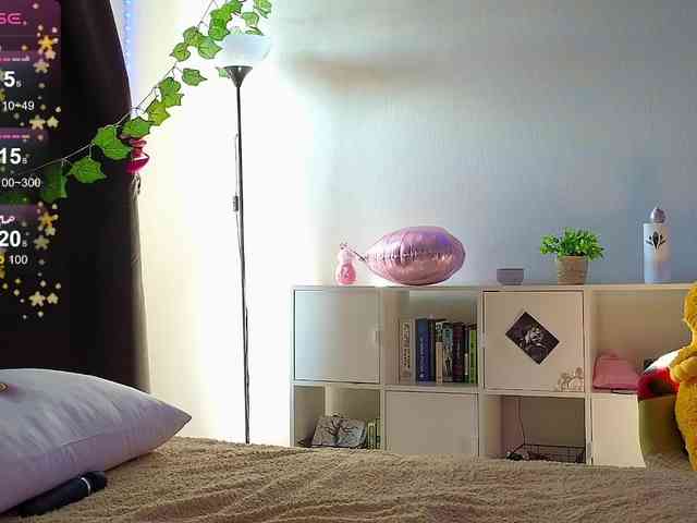 GingerSnapDoll webcam