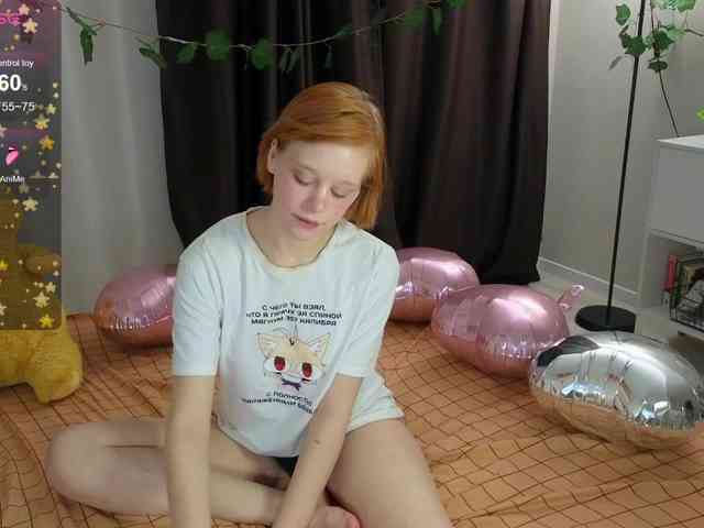 GingerSnapDoll webcam