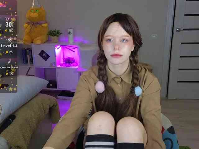 GingerSnapDoll webcam