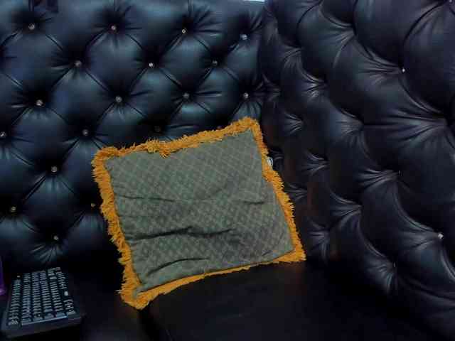 SAMMY-THEMADAME webcam