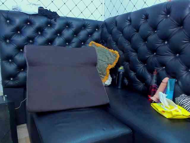 SAMMY-THEMADAME webcam