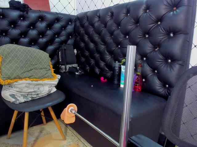 SAMMY-THEMADAME webcam