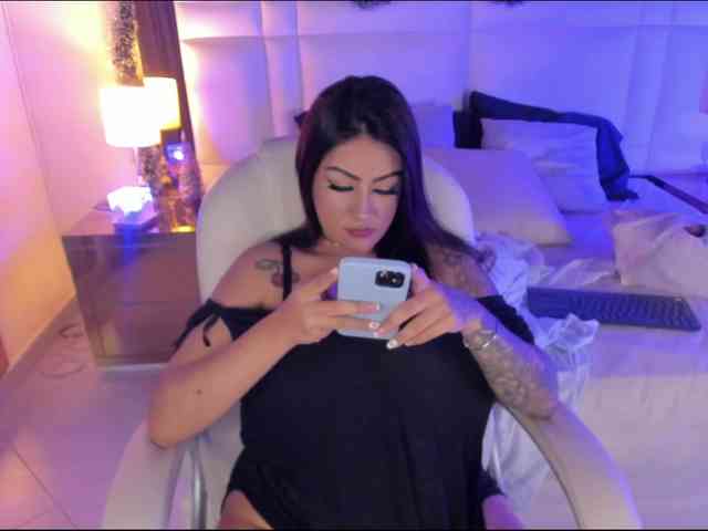 Cherryy-Bloom webcam