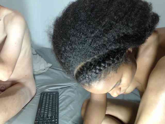 SunnyCouple27 webcam