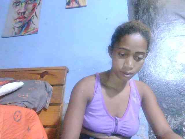 chrisnah Live Webcam on BongaCams