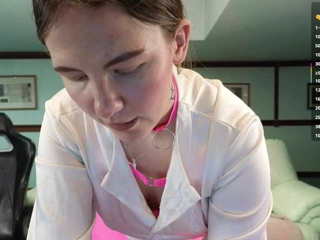 KiraRustle's BongaCams show and profile