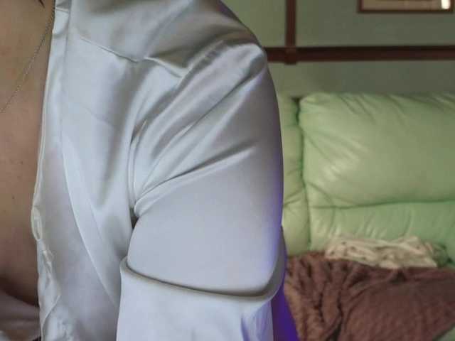 KiraRustle's BongaCams show and profile