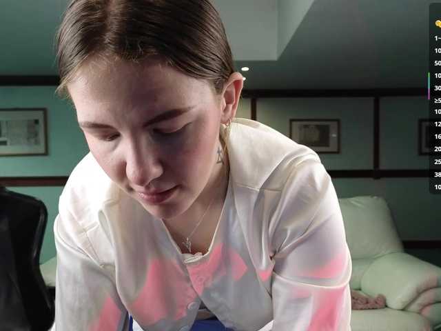 KiraRustle's BongaCams show and profile