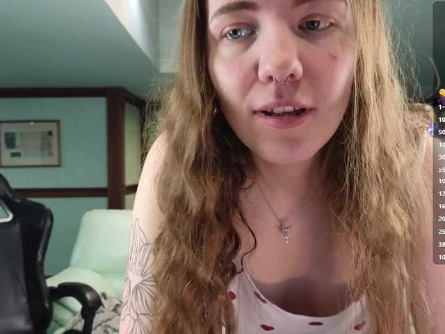 KiraRustle's BongaCams show and profile
