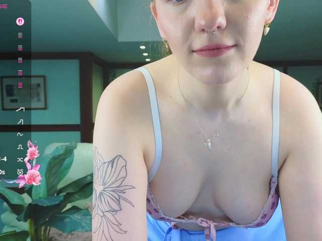 KiraRustle's BongaCams show and profile