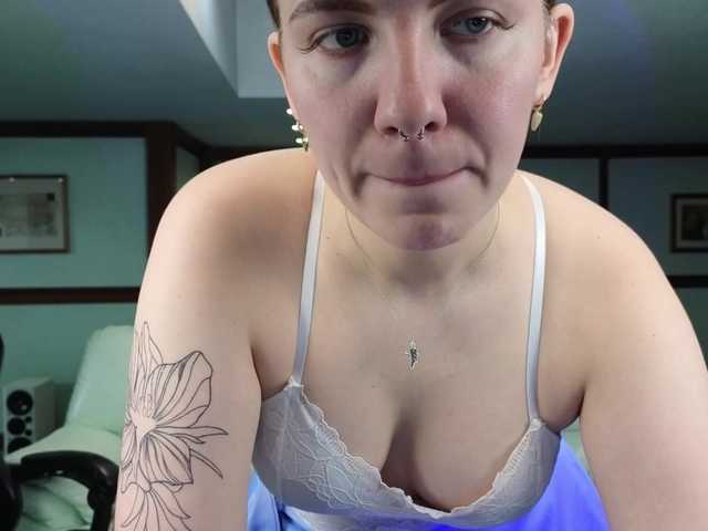 KiraRustle – webcam model profile photo