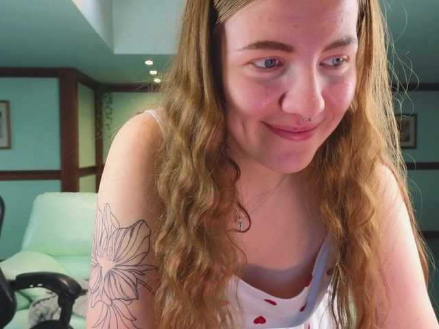 KiraRustle's BongaCams show and profile