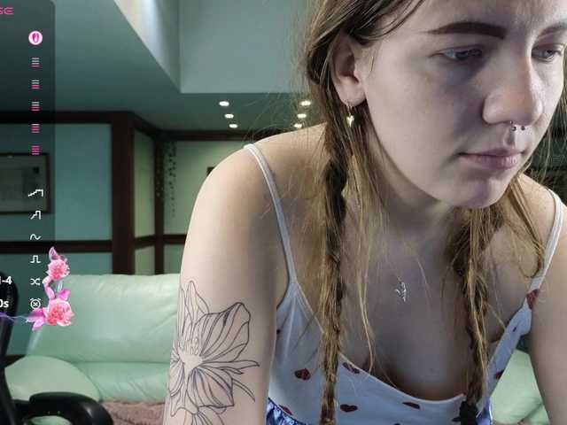 KiraRustle's BongaCams show and profile