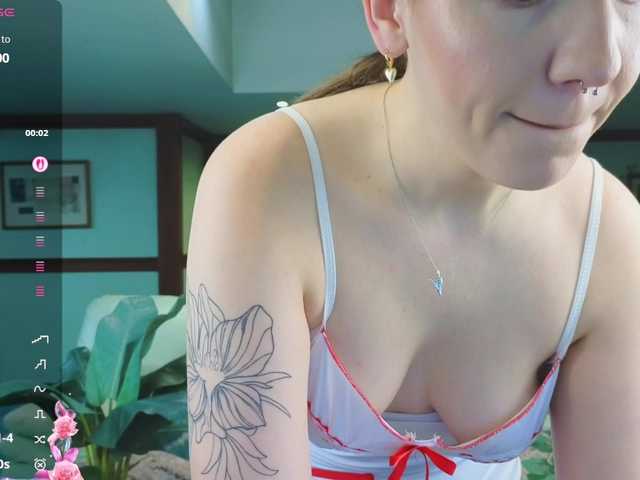 KiraRustle's BongaCams show and profile