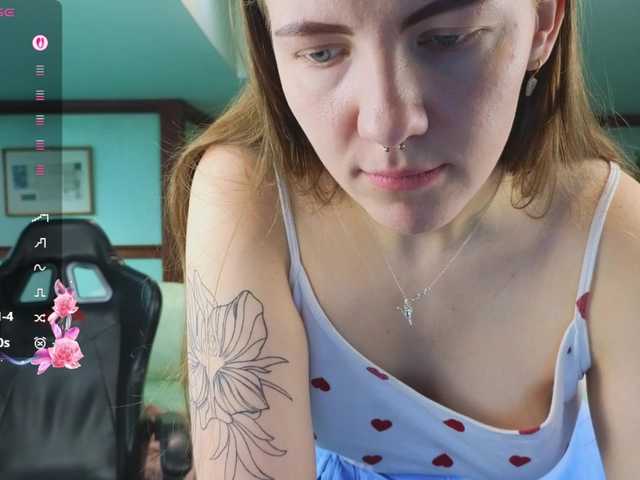 KiraRustle's BongaCams show and profile