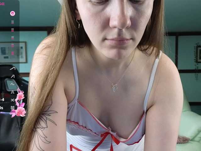 KiraRustle's BongaCams show and profile