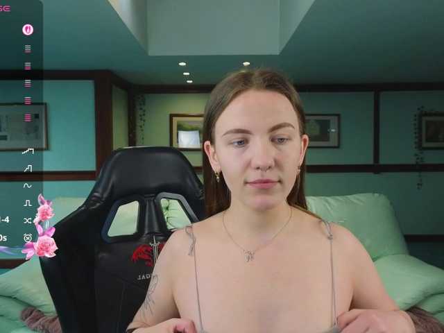 KiraRustle's BongaCams show and profile