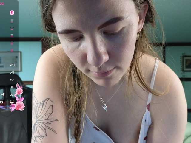 KiraRustle's BongaCams show and profile