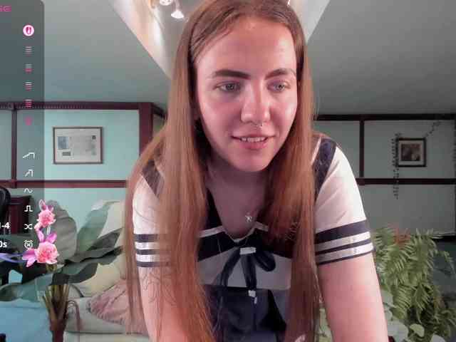 KiraRustle webcam