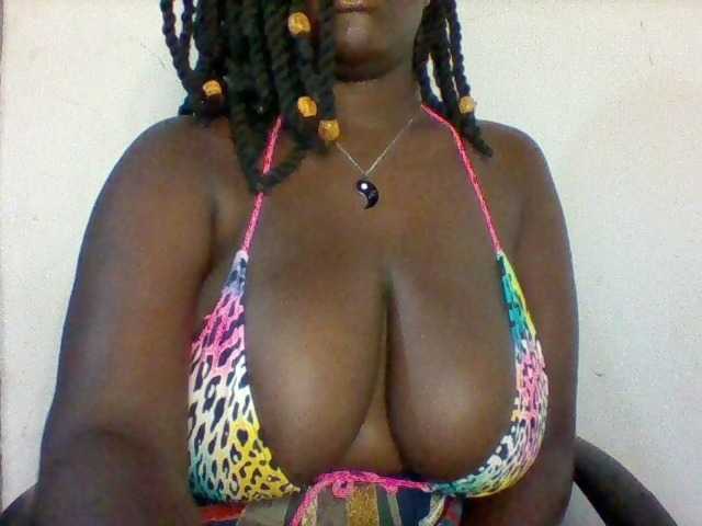 Boobie-queen webcam bongacams model stream image