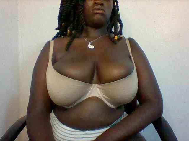 Boobie-queen Boobie-queen