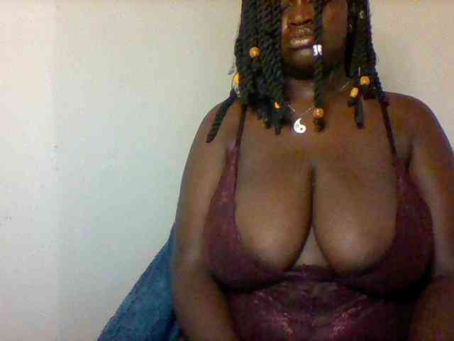 Boobie-queen Boobie-queen