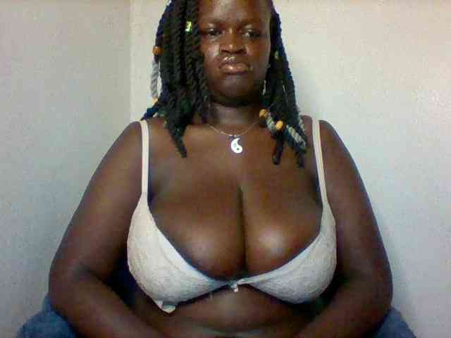 Boobie-queen Boobie-queen