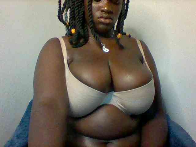 Boobie-queen Boobie-queen