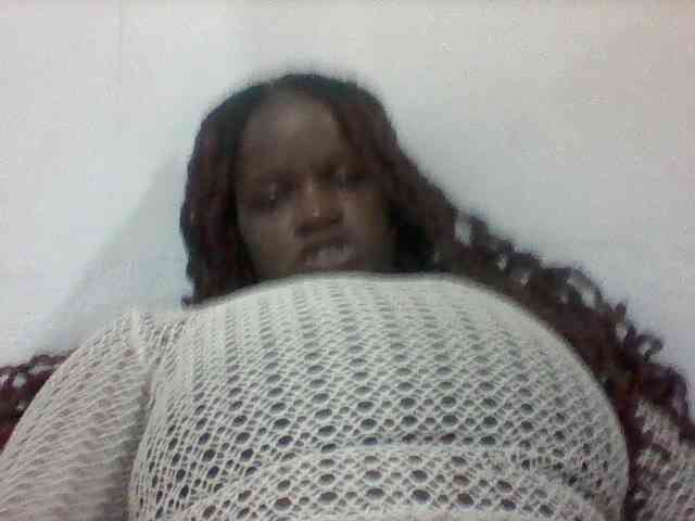 Boobie-queen webcam