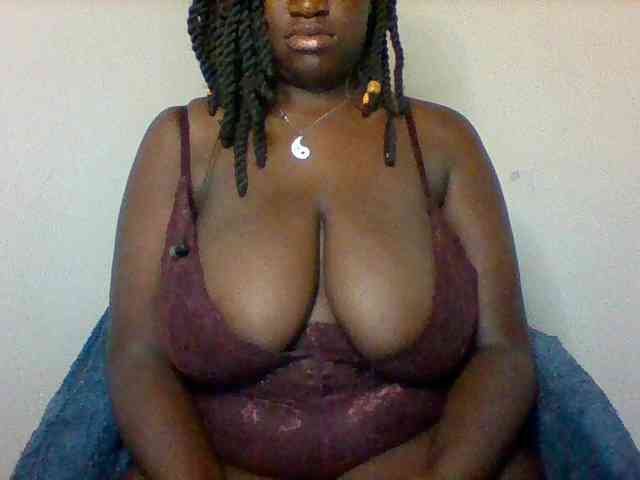 Boobie-queen Boobie-queen