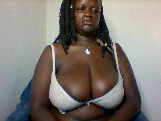 Boobie-queen Boobie-queen