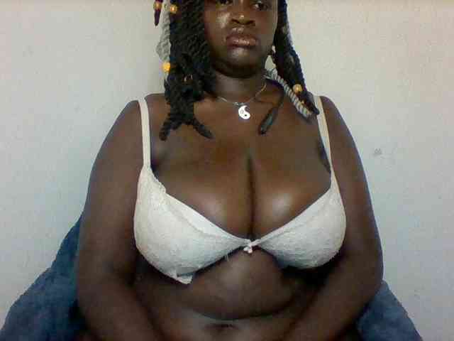 Boobie-queen Boobie-queen