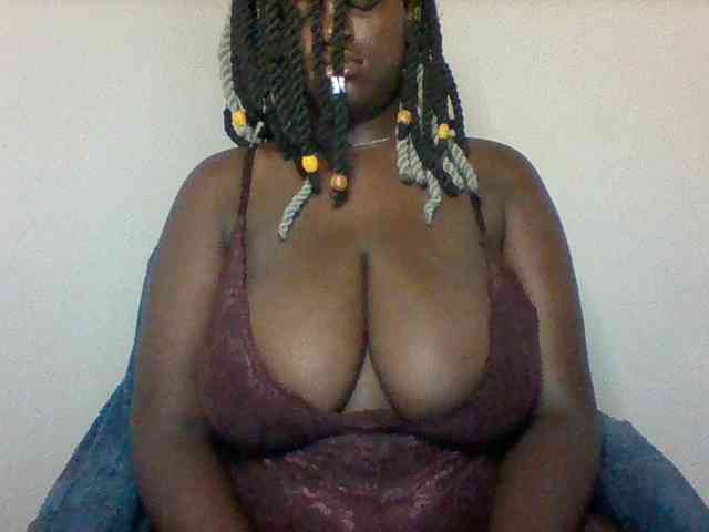 Boobie-queen Boobie-queen