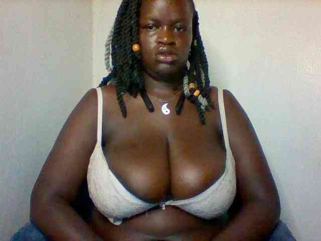 Boobie-queen Boobie-queen