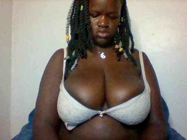 Boobie-queen Boobie-queen