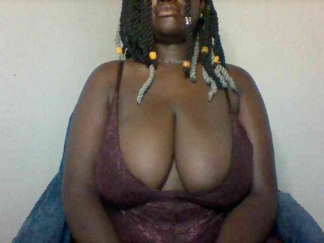 Boobie-queen Boobie-queen